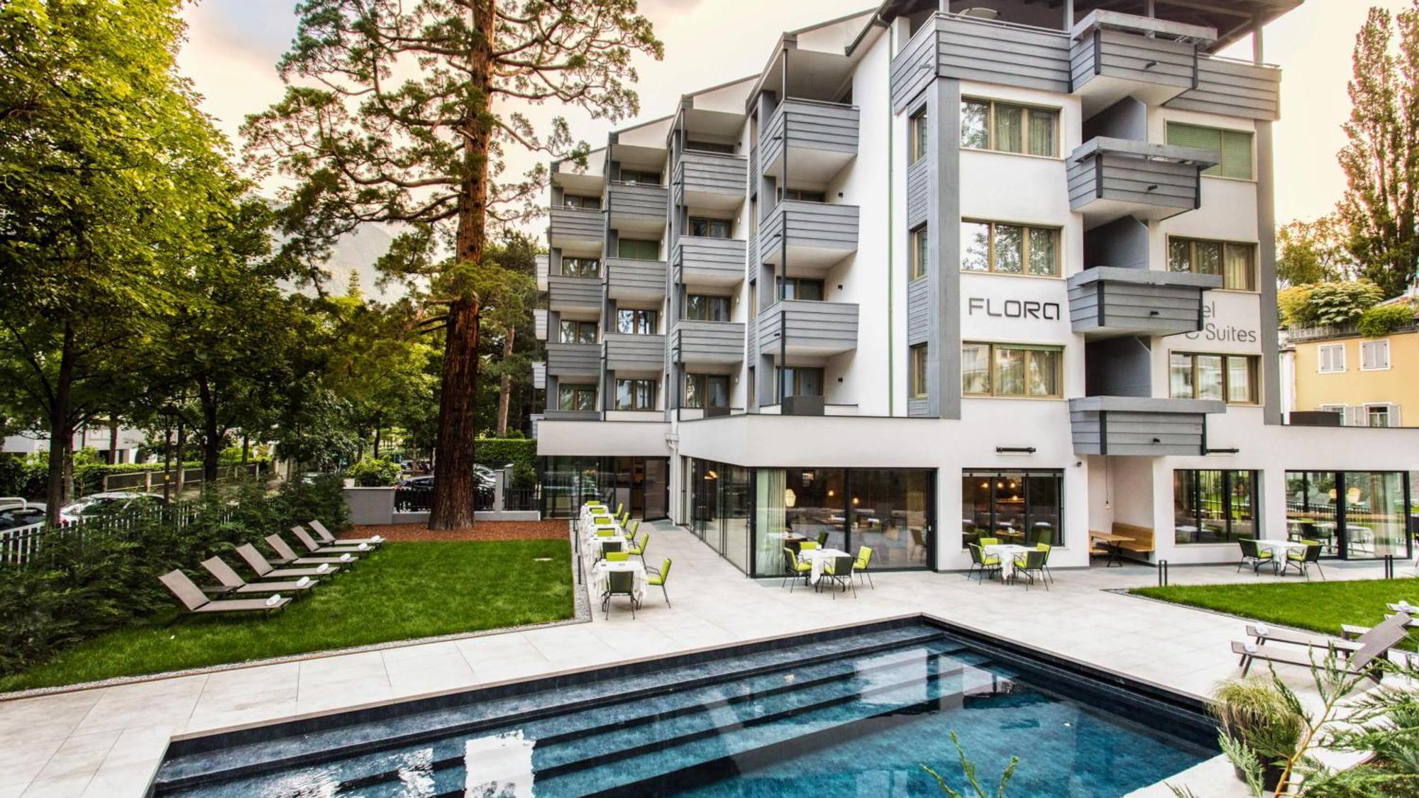 Flora Hotel & Suites เมราโน ภายนอก รูปภาพ