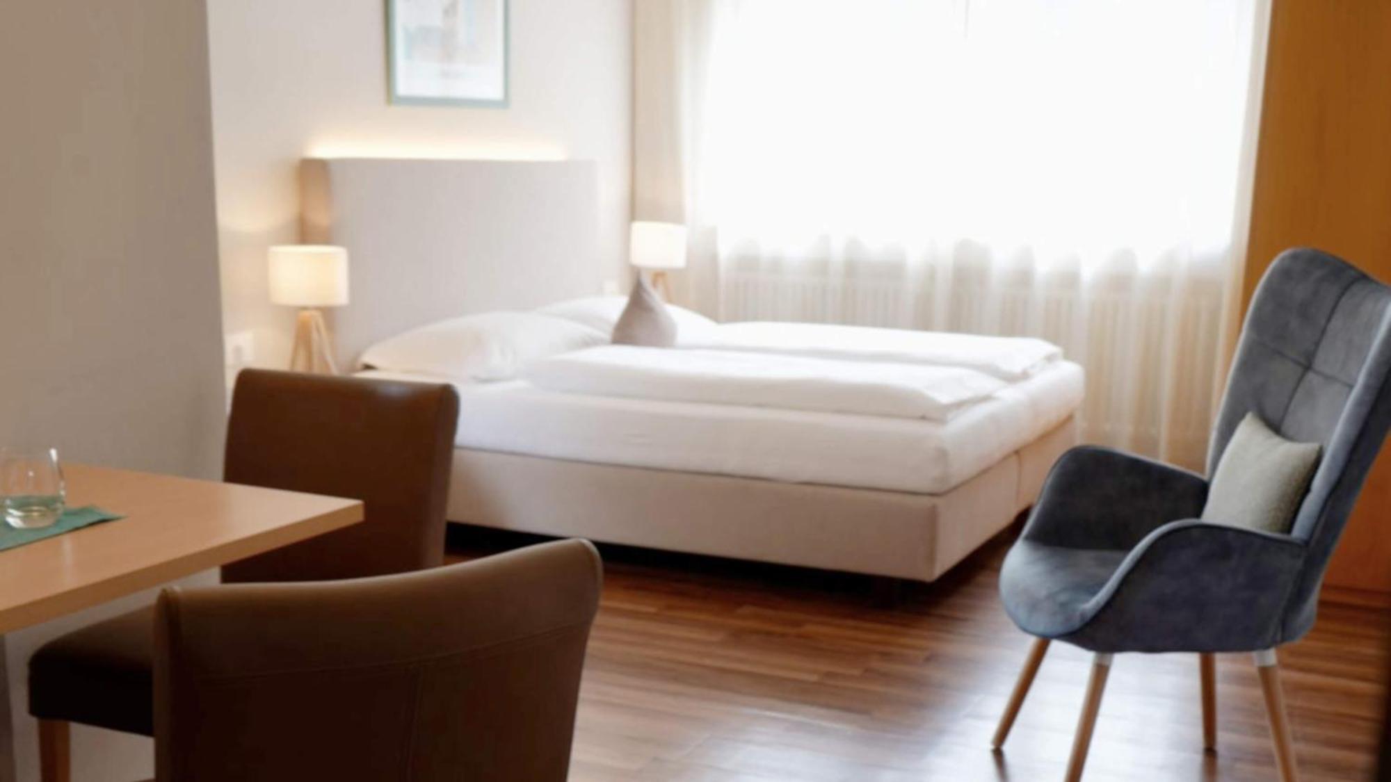 Flora Hotel & Suites เมราโน ภายนอก รูปภาพ