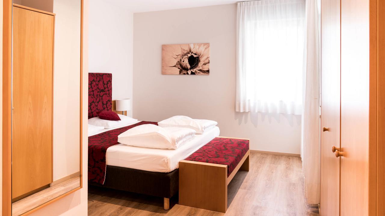 Flora Hotel & Suites เมราโน ภายนอก รูปภาพ