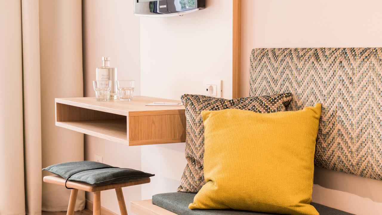 Flora Hotel & Suites เมราโน ภายนอก รูปภาพ