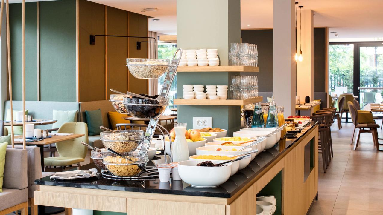 Flora Hotel & Suites เมราโน ภายนอก รูปภาพ