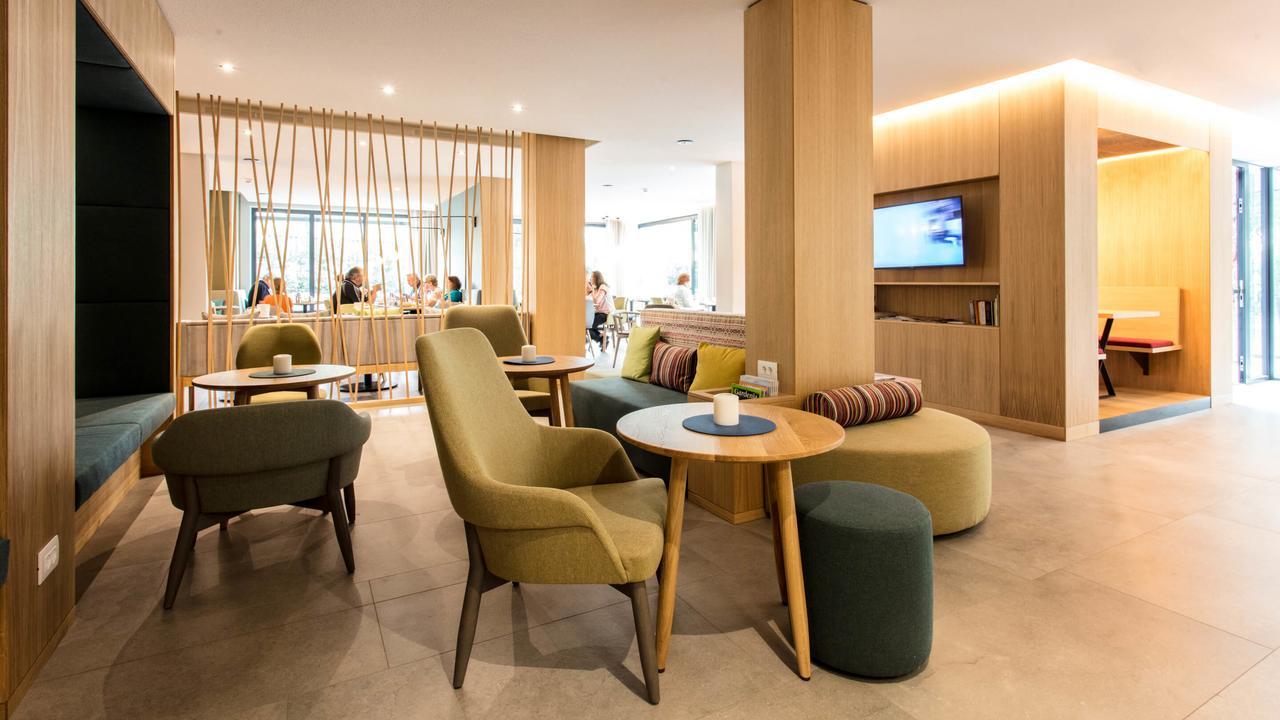 Flora Hotel & Suites เมราโน ภายนอก รูปภาพ